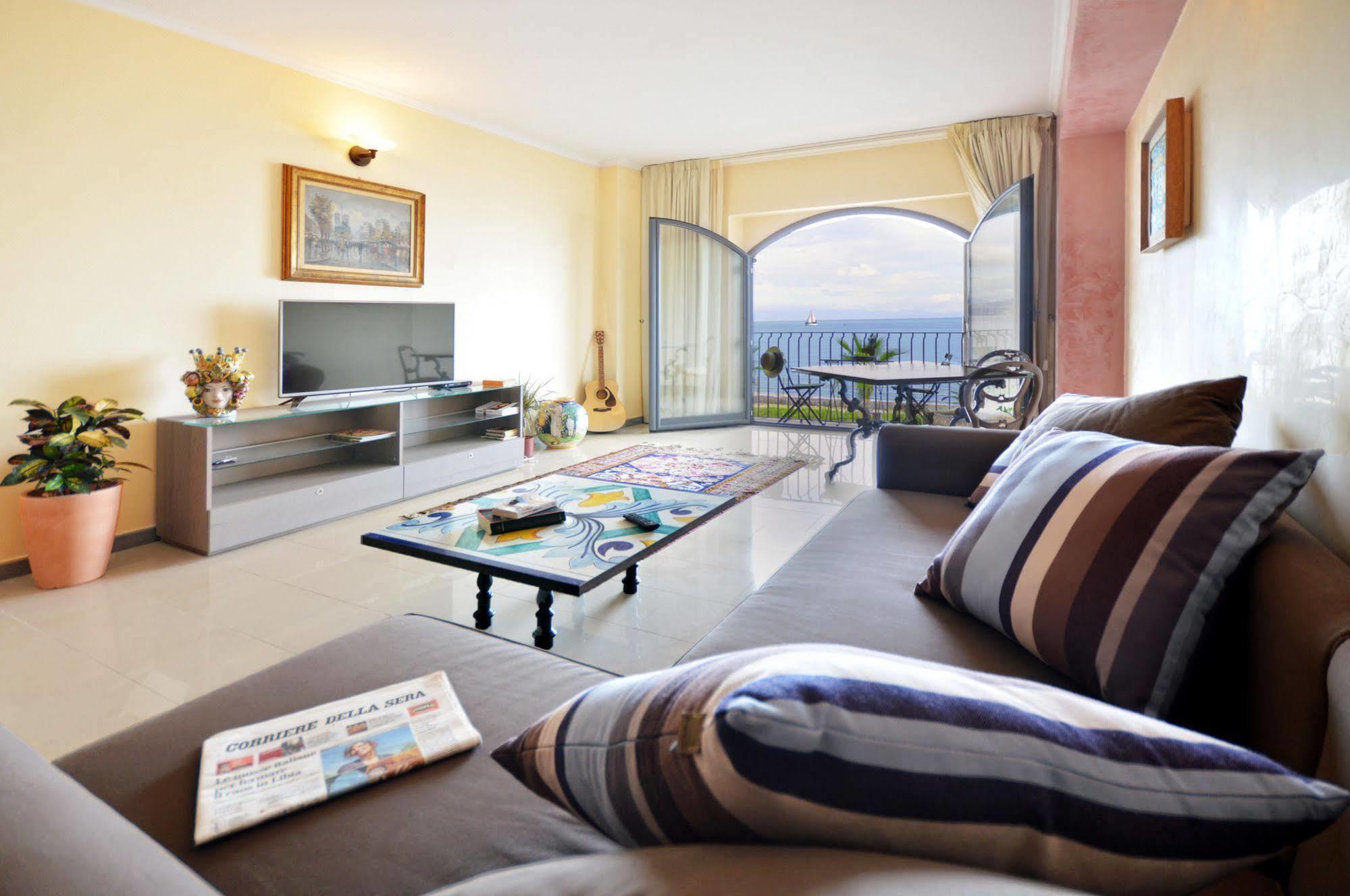 Mar Dei Poeti - Luxury Suites Torre Archirafi Ngoại thất bức ảnh