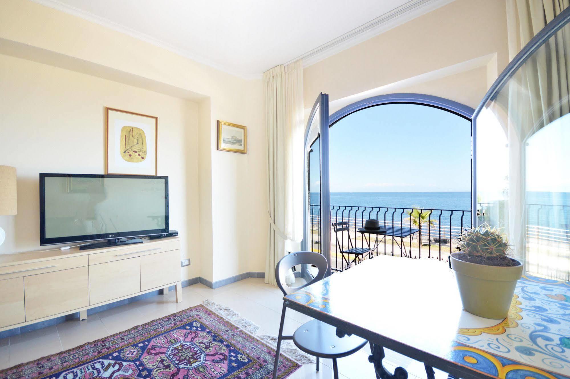 Mar Dei Poeti - Luxury Suites Torre Archirafi Ngoại thất bức ảnh